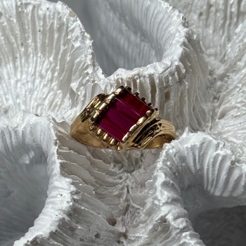 14K Yellow Gold Ring Ruby Size 2.5