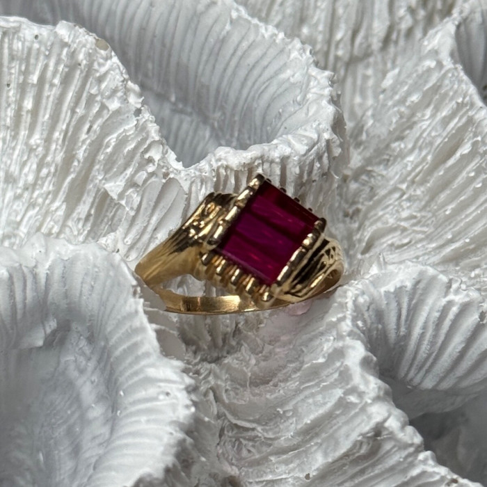 14K Yellow Gold Ring Ruby Size 2.5