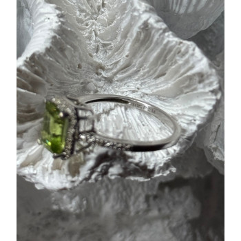 10K WHITE GOLD RING PERIDOT & DIAMONDS SIZE 6.5
