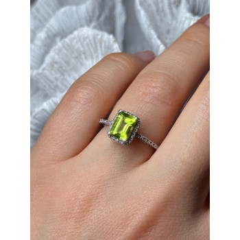 10K WHITE GOLD RING PERIDOT & DIAMONDS SIZE 6.5