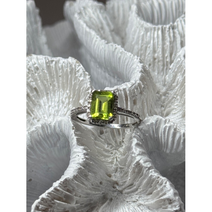 10K WHITE GOLD RING PERIDOT & DIAMONDS SIZE 6.5