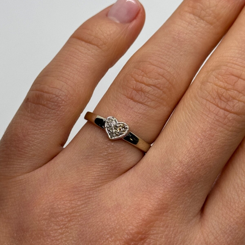 10K White Gold Diamond Heart Ring Size 6
