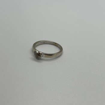 10K White Gold Diamond Heart Ring Size 6