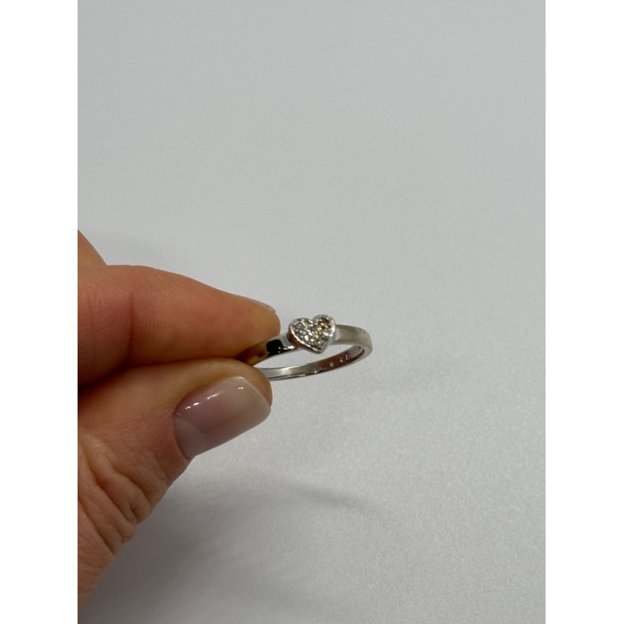 10K WHITE GOLD DIAMOND HEART  RING SIZE 6