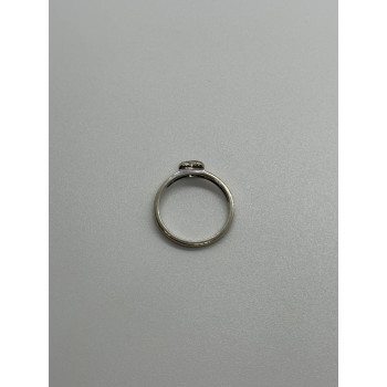 10K WHITE GOLD DIAMOND HEART  RING SIZE 6