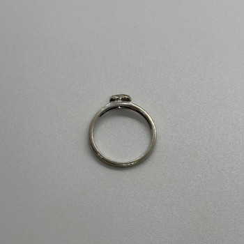 10K White Gold Diamond Heart Ring Size 6