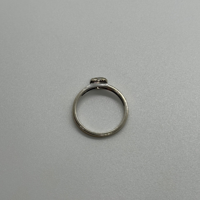 10K White Gold Diamond Heart Ring Size 6