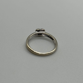 10K White Gold Diamond Heart Ring Size 6