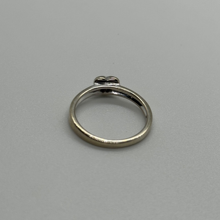 10K White Gold Diamond Heart Ring Size 6