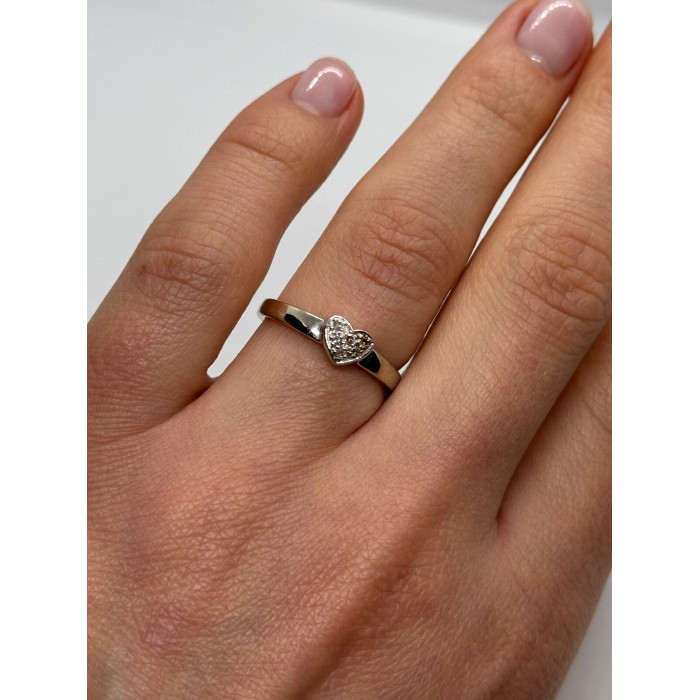 10K WHITE GOLD DIAMOND HEART  RING SIZE 6