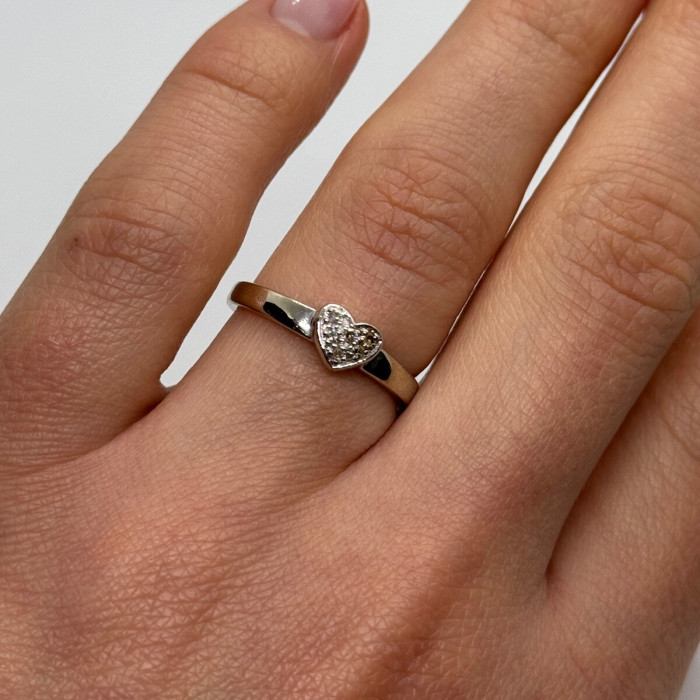 10K White Gold Diamond Heart Ring Size 6