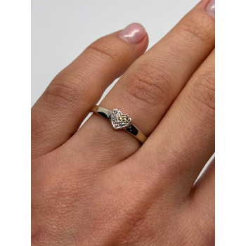 10K WHITE GOLD DIAMOND HEART  RING SIZE 6