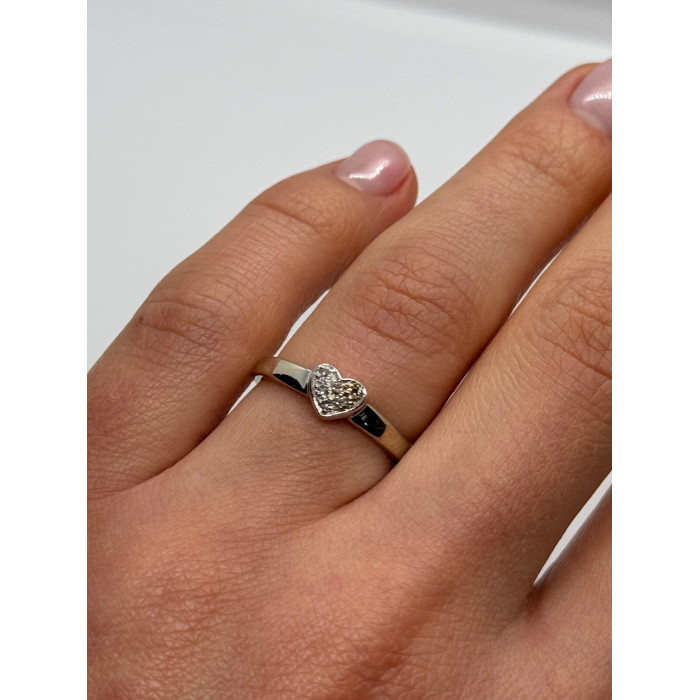 10K WHITE GOLD DIAMOND HEART  RING SIZE 6