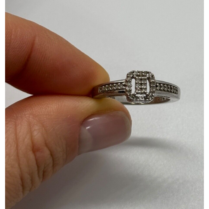 925 Sterling Silver White Sapphire Ring Size 6