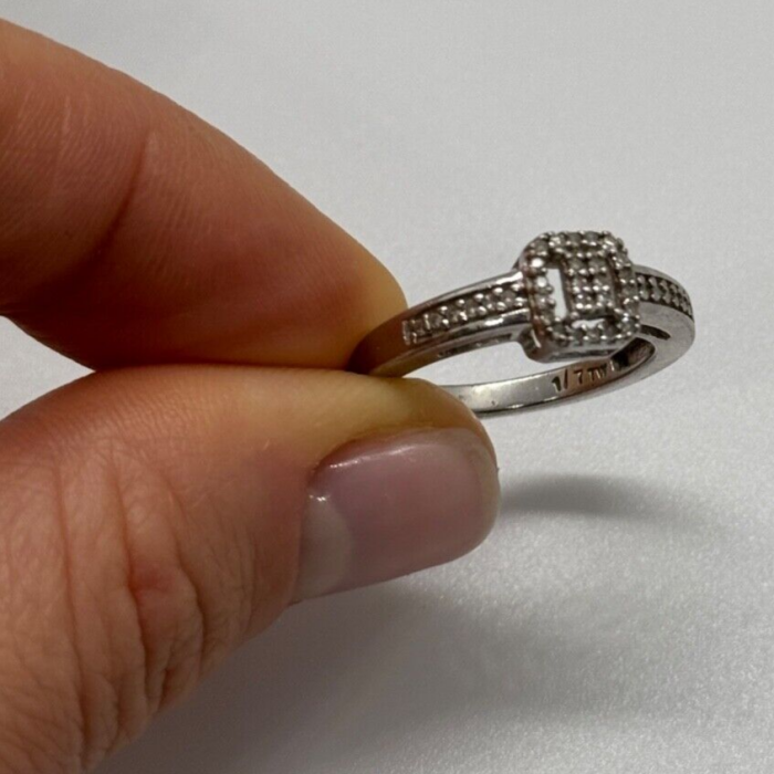 925 Sterling Silver White Sapphire Ring Size 6