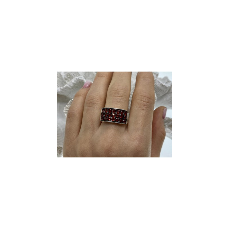 925 Sterling Silver Garnet Ring Size 8.5