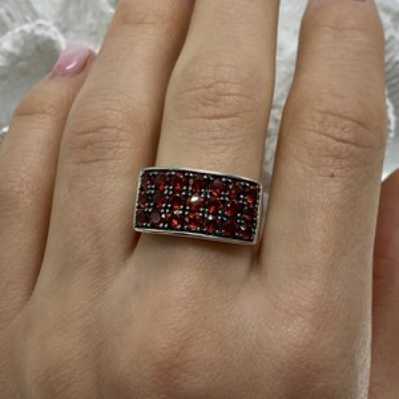 925 Sterling Silver Garnet Ring Size 8.5