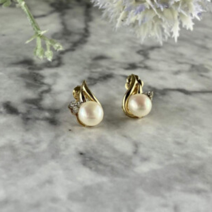 14K Yellow Gold Pearl & Diamonds Earrings