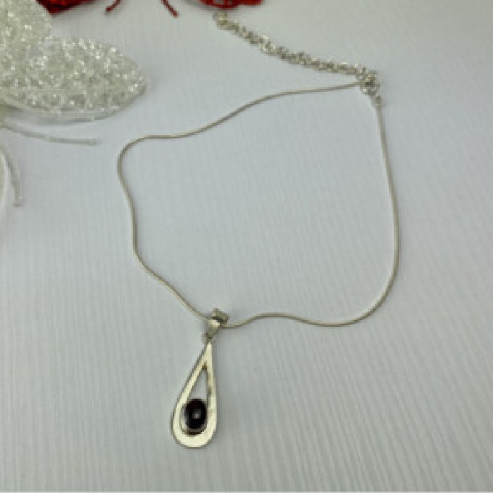 925 Sterling Silver Garnet Pyrope Chain With Pendant