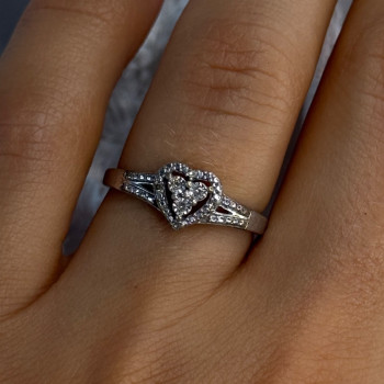 925 Sterling Silver Heart Diamonds Ring Size 7