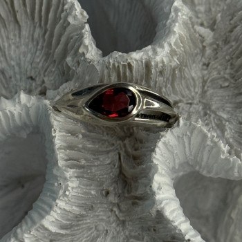 Kabana 925 Sterling Silver Garnet Ring Size 7