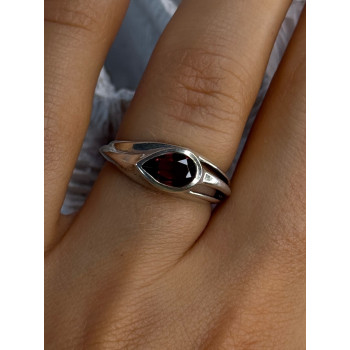 Kabana 925 Sterling Silver Garnet Ring Size 7