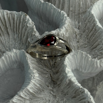 Kabana 925 Sterling Silver Garnet Ring Size 7