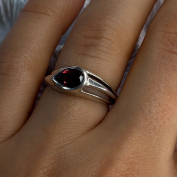Kabana 925 Sterling Silver Garnet Ring Size 7
