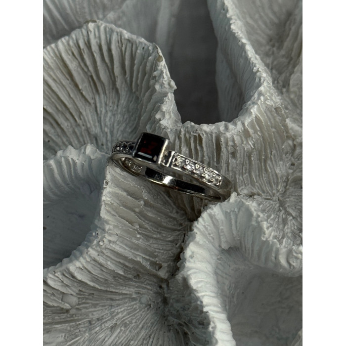 925 Sterling Silver Garnet & Beryl Ring Size 8