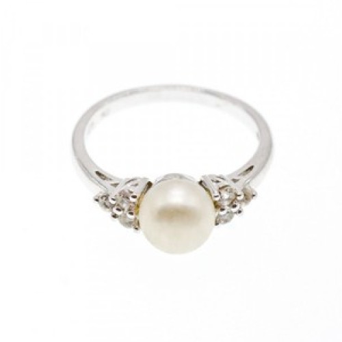 925 Sterling Silver Pearl & CZ Ring Size 7