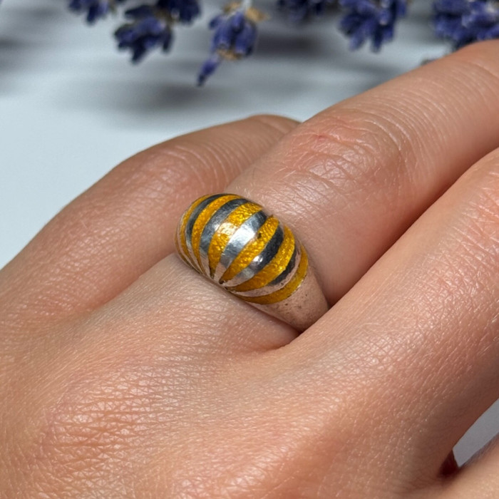 925 Sterling Silver Enamel Ring Size 6