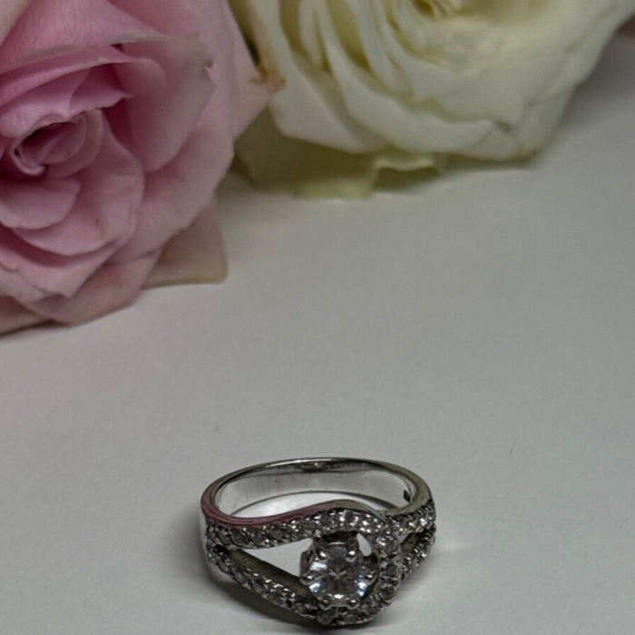 925 Sterling Silver White Topaz Ring Size 6