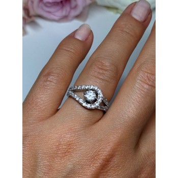 925 Sterling Silver White Topaz Ring Size 6