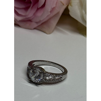 925 Sterling Silver CZ Ring Size 5