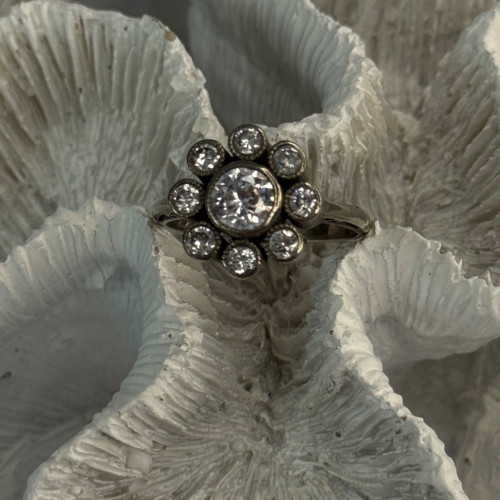 925 Sterling Silver CZ Flower Ring Size 9