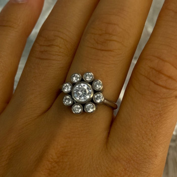 925 Sterling Silver CZ Flower Ring Size 9