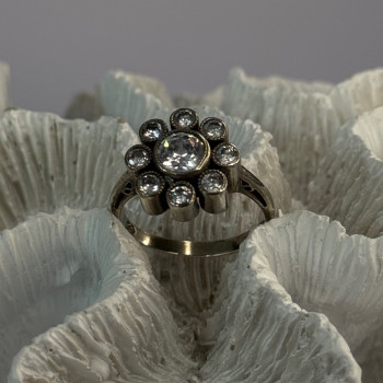 925 Sterling Silver CZ Flower Ring Size 9