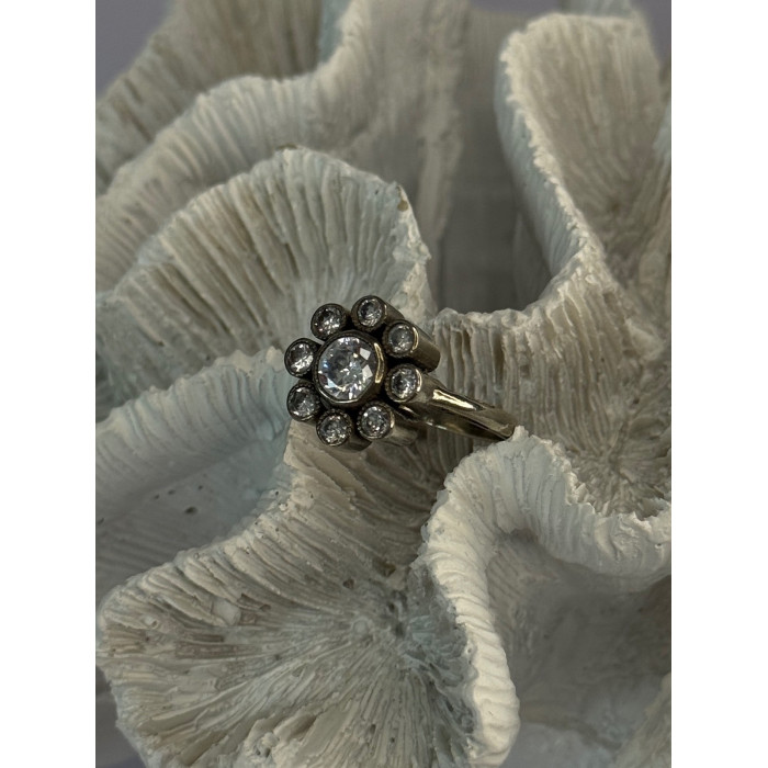 925 Sterling Silver CZ Flower Ring Size 9