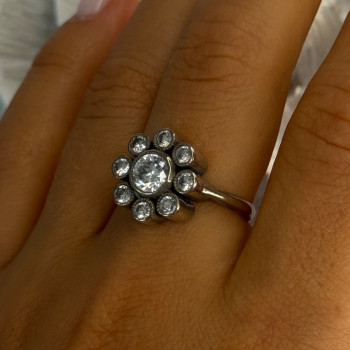925 Sterling Silver CZ Flower Ring Size 9