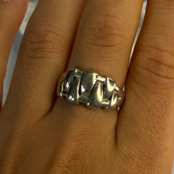Unique Design 925 Sterling Silver Ring Size 8.5