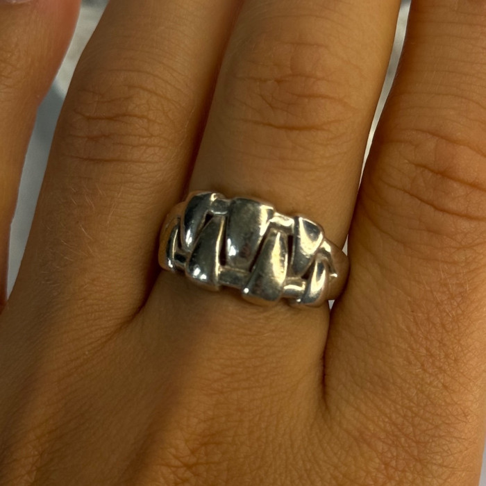 Unique Design 925 Sterling Silver Ring Size 8.5