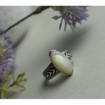925 Sterling Silver Mother Of Pearl Ring Size 6.5