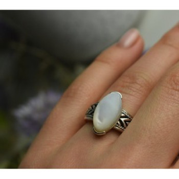925 Sterling Silver Mother Of Pearl Ring Size 6.5