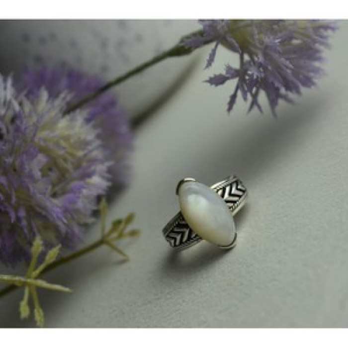 925 Sterling Silver Mother Of Pearl Ring Size 6.5