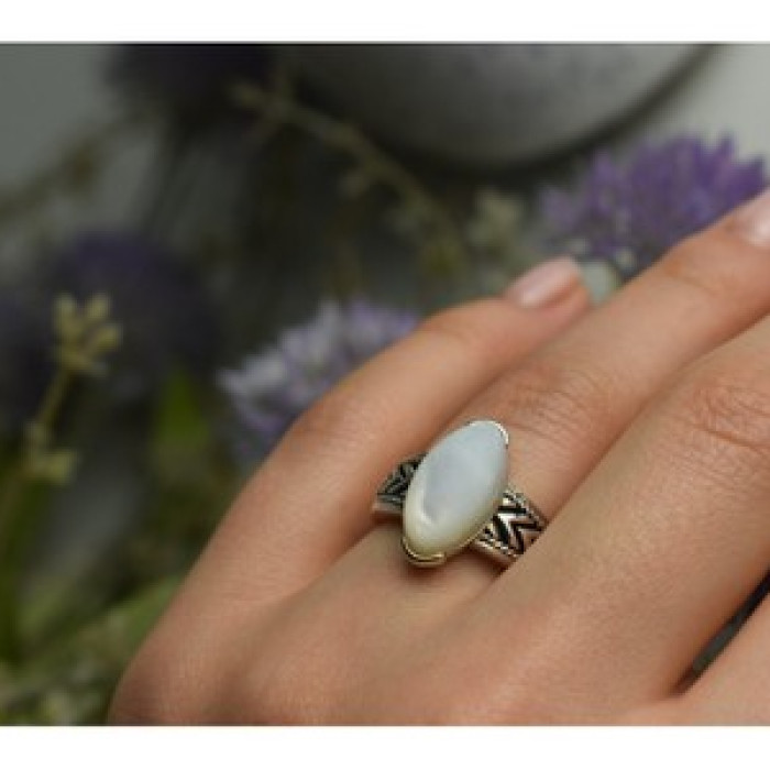 925 Sterling Silver Mother Of Pearl Ring Size 6.5