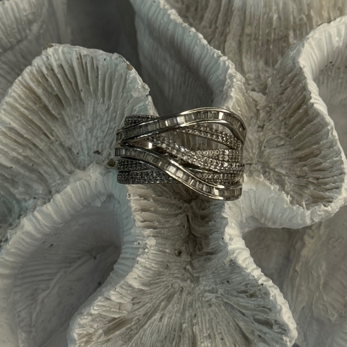 Elegant Design 925 Sterling Silver White Topaz Ring Size 9