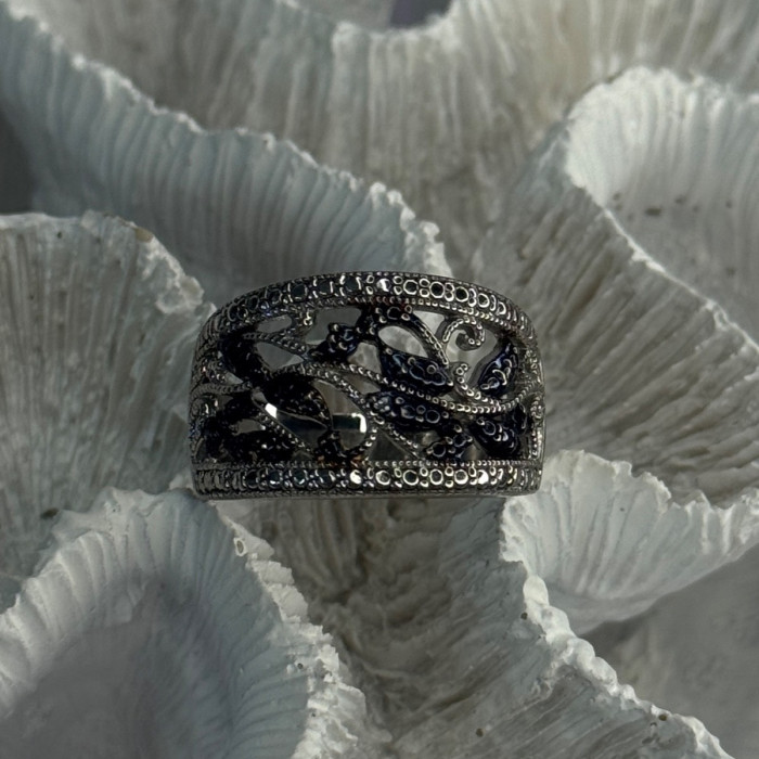 925 Sterling Drop Silver Leaf Design Ring Size 10