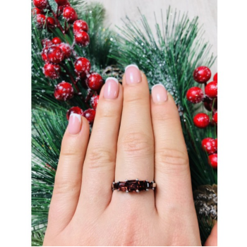 925 Sterling Silver Garnets Ring Size 9