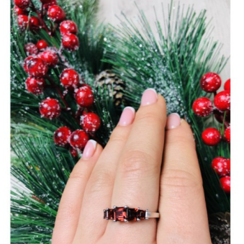 925 Sterling Silver Garnets Ring Size 9