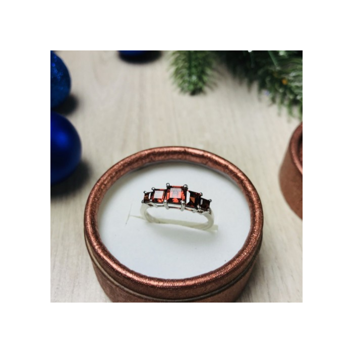 925 Sterling Silver Garnets Ring Size 9